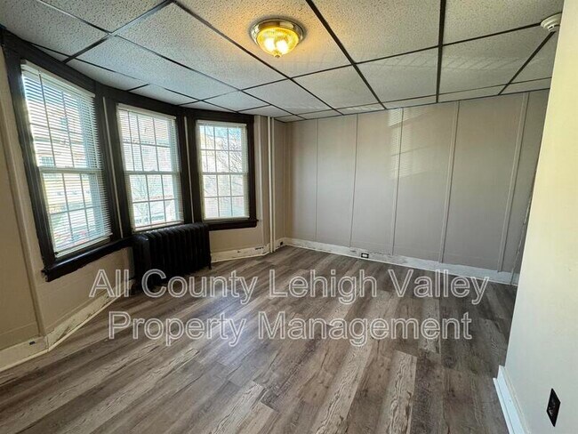 Foto del edificio - 678 Northampton St