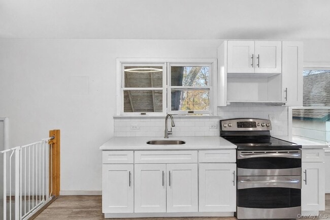 Building Photo - 36 Swezey Pl