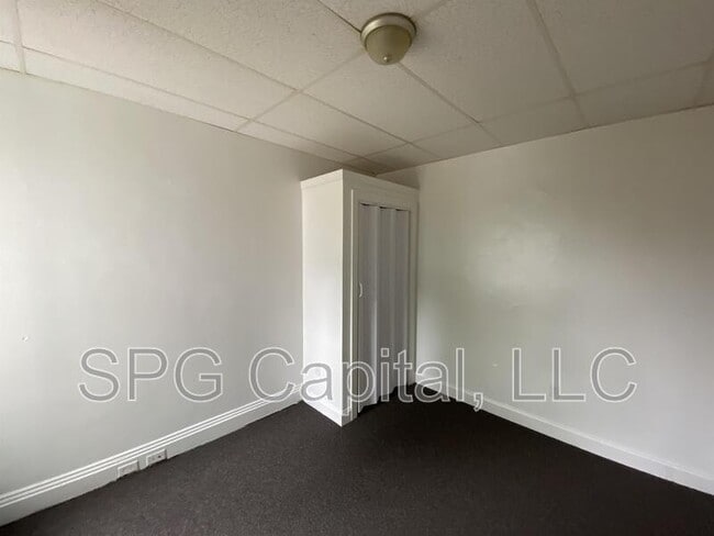 Foto del edificio - 214 W Jackson St