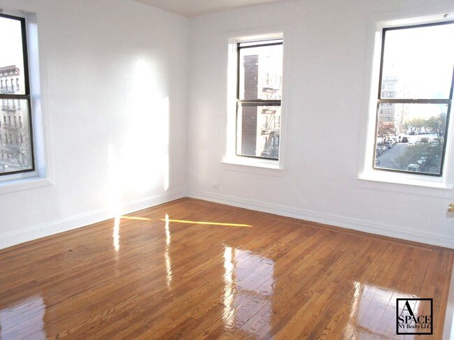 Building Photo - 330 Wadsworth Avenue