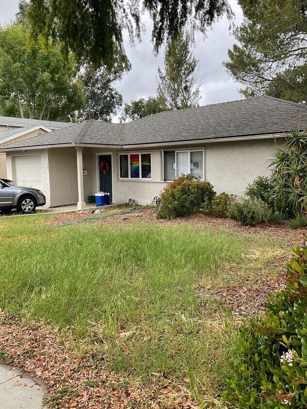 Primary Photo - Highly desirable 3-bedroom + bonus room ho...