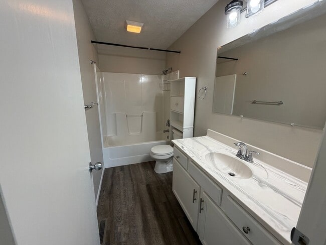Building Photo - 3606 W Hughes Pl