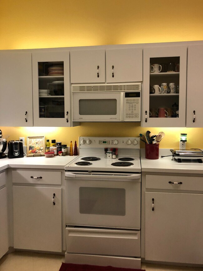 Foto del edificio - LakeFront Home with Dock in Haines City. Lawncare  Included