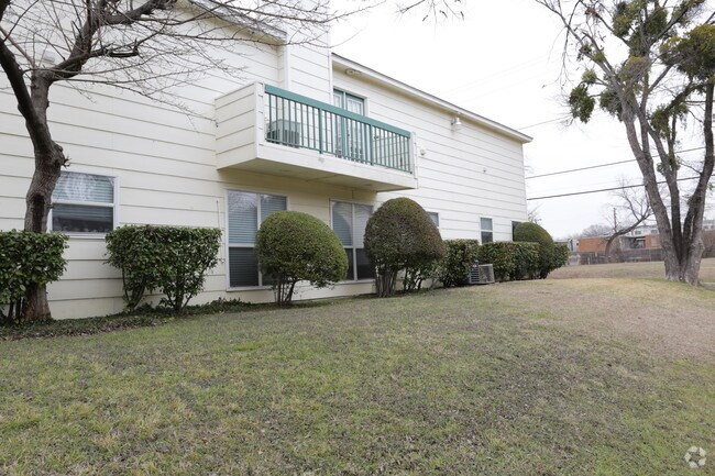 Building Photo - East Side Apartments