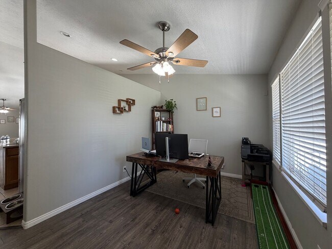 Building Photo - Bright and Spacious Home in Draper, UT!