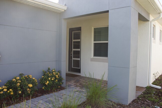 Foto del edificio - 6041 Timberdale Ave