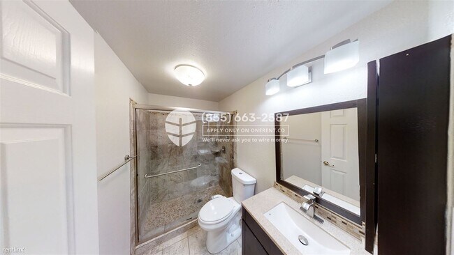 Building Photo - 473 S Clovercrest Ln
