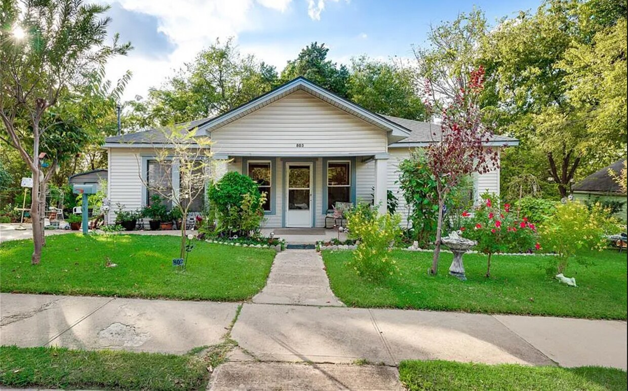 803 N Boulevard Ter, Dallas, TX 75211 House Rental in Dallas, TX