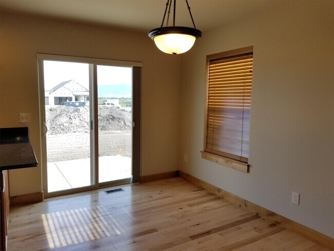 Foto del edificio - 4443 Glenwood Dr