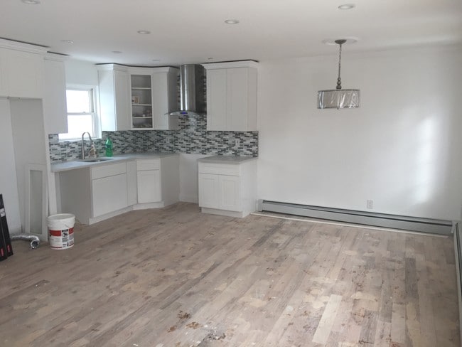 Building Photo - 9001 Farragut Rd