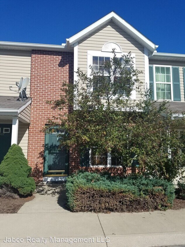 Primary Photo - 2 br, 2.5 bath House - 309 Chadham Court