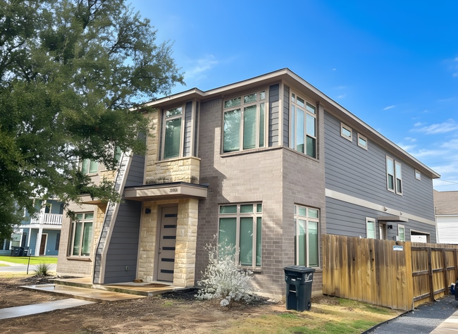 Building Photo - 308 Poplar St