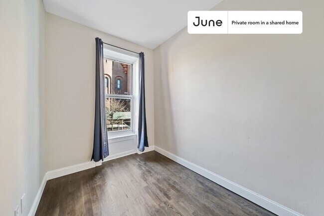 Foto del edificio - Room in Shared 4 bed/2 bath home