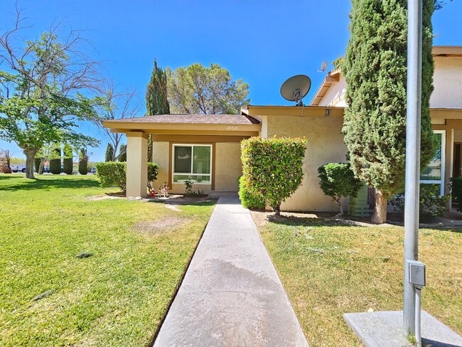 Building Photo - Cozy 2BR Condo with Modern Amenities – Ava...