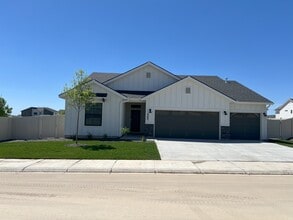 Building Photo - 2285 N Lithodora Ave