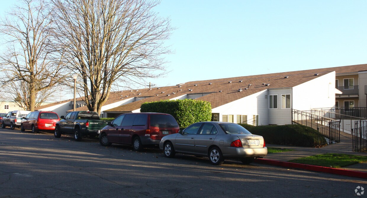 Pine Tree Harbor Apartments Tacoma Wa Apartments Com