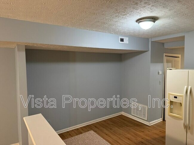 Foto del edificio - 1612 W Market St