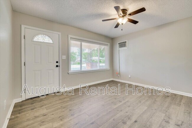 Building Photo - 166 McCann Wy