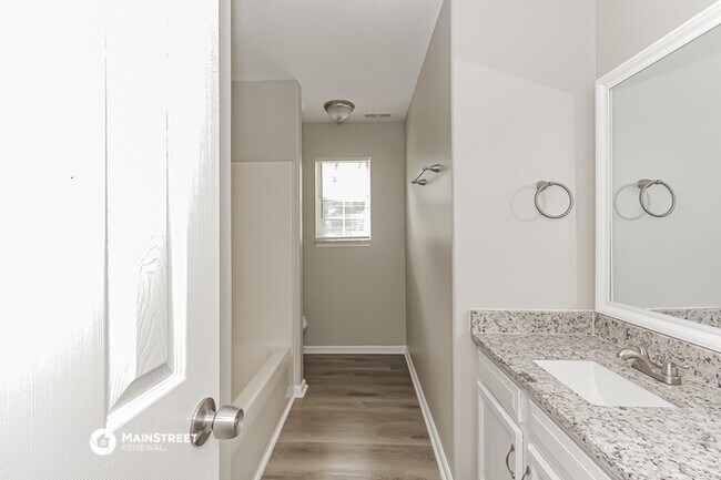 Foto del edificio - 5655 Leatherwood Ln