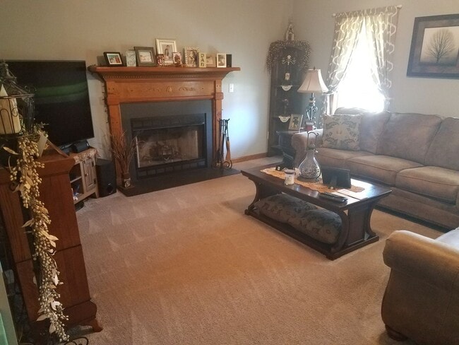 Building Photo - Well kept 3 bedroom in Kanton Ridge.