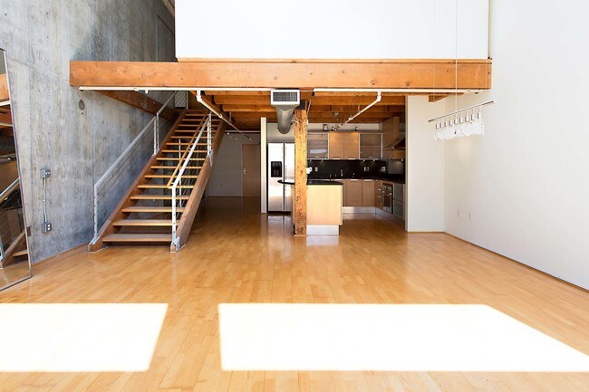 Building Photo - 650 DELANCEY St