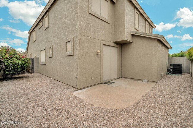 Foto del edificio - 5352 E Holmes Ave