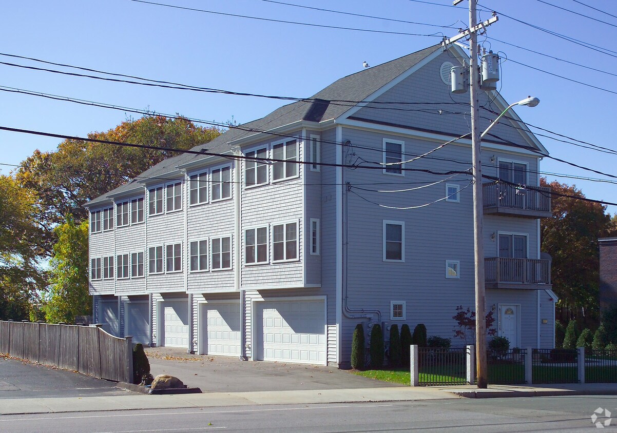 Building Photo - 397-399 Sea St