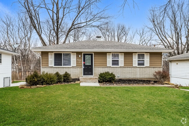 Building Photo - 5400 NE 59th Ter
