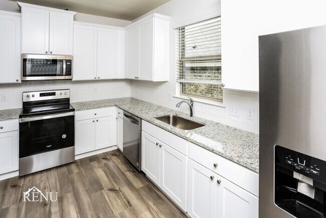 Foto del edificio - 309 Ridgeland Oak Dr