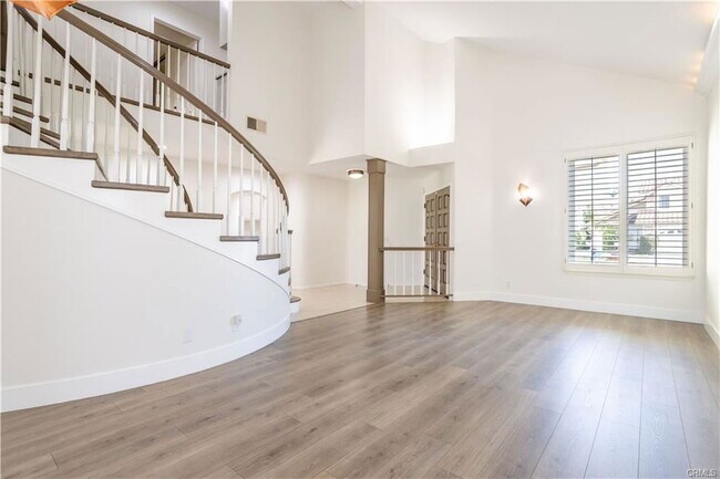 Foto del edificio - 12051 Falcon Crest Way