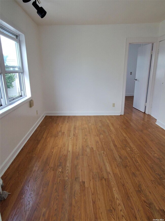 Foto del edificio - 58-44 61st St
