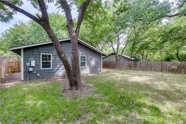 Foto del edificio - 6511 Pevensey Dr