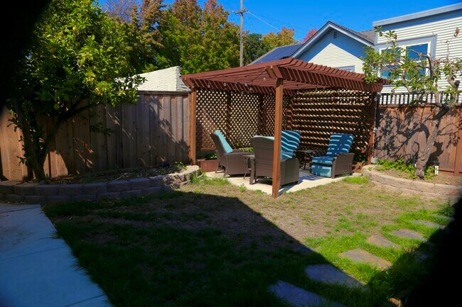 Backyard - 1325 California St
