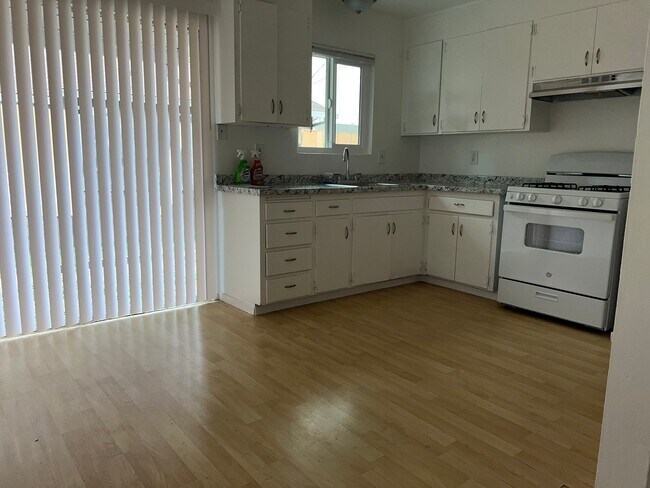 Foto del edificio - 915 Aston Ave
