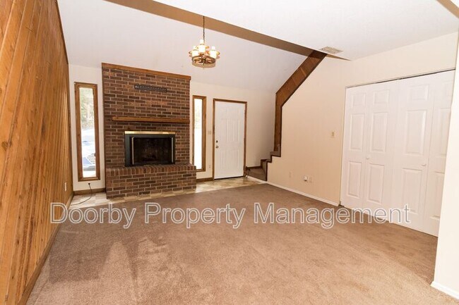 Building Photo - 18 S Germantown Rd