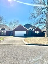 Building Photo - 222 Windsor Garden Dr