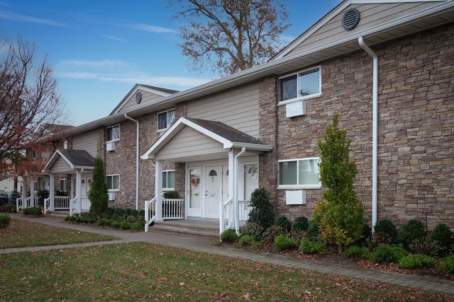 Foto del edificio - Fairfield Park At Babylon Village