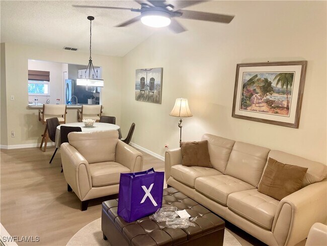 Building Photo - 645 Squire Cir