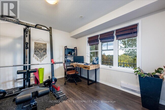 Building Photo - 3002 Preserve Dr