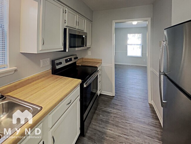 Foto del edificio - 915 Horton Rd