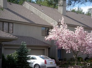 Building Photo - DICKINSON MANOR