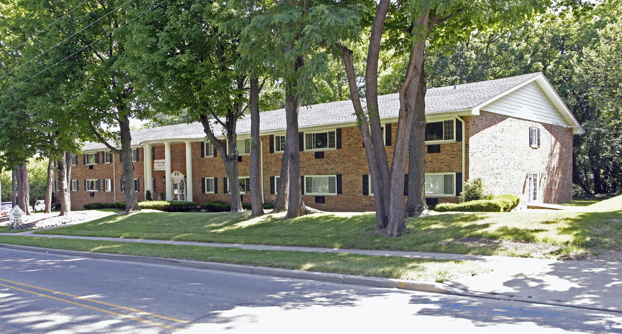 Primary Photo - Oak Terrace Apartments