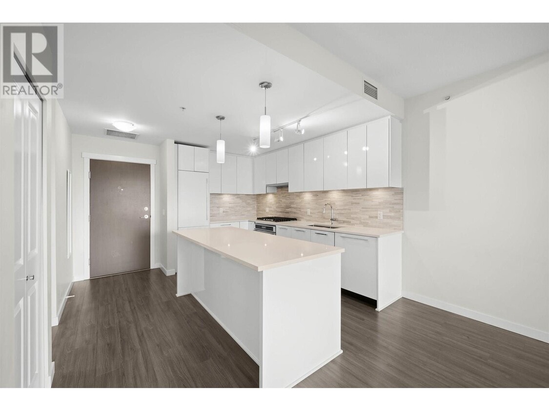 Photo principale - 9551-9551 Alexandra Rd