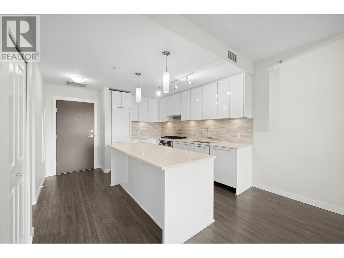 Primary Photo - 9551-9551 Alexandra Rd