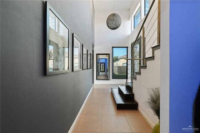 Building Photo - 24 I W St