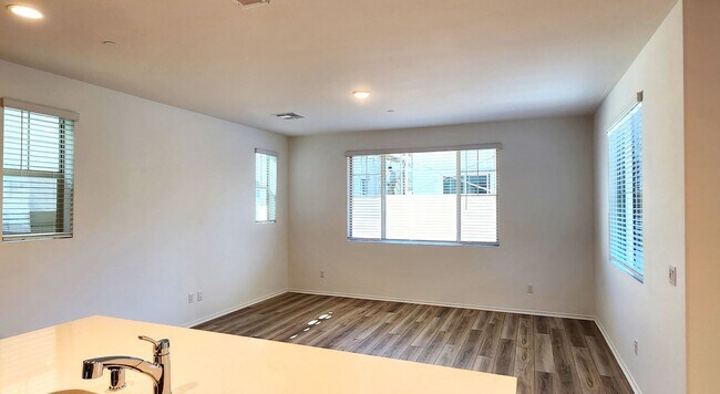Foto del edificio - Brand New Home in Winchester
