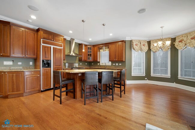 Building Photo - 420 Pine Manor Dr