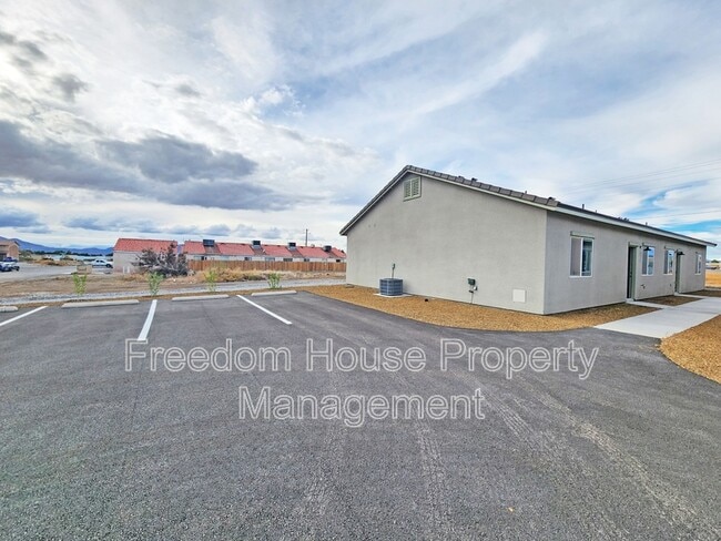 Foto del edificio - 1340 Arrowhead St