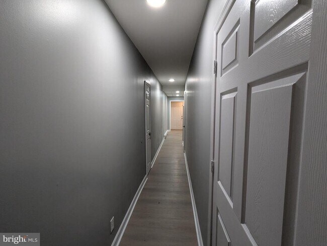 Foto del edificio - 523 E Patapsco Ave