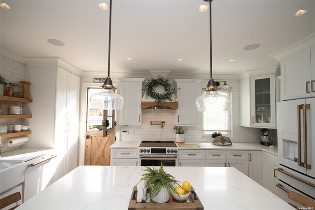 Foto del edificio - 54-18 69th Ln